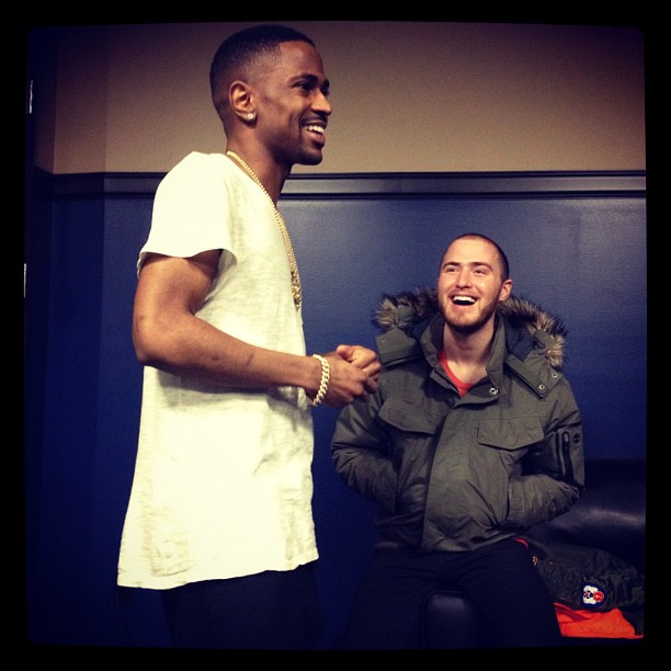 Big Sean and Mike Posner
Photo shared by twitter.com/Billboard
