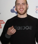mike-posner-backstage-at-the-2011-summertime-ball-12.jpg