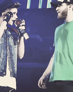 Justin Bieber and Mike Posner on Believe Tour in Orlando, FL 1/25/2013
Created by firstmarch.tumblr.com
