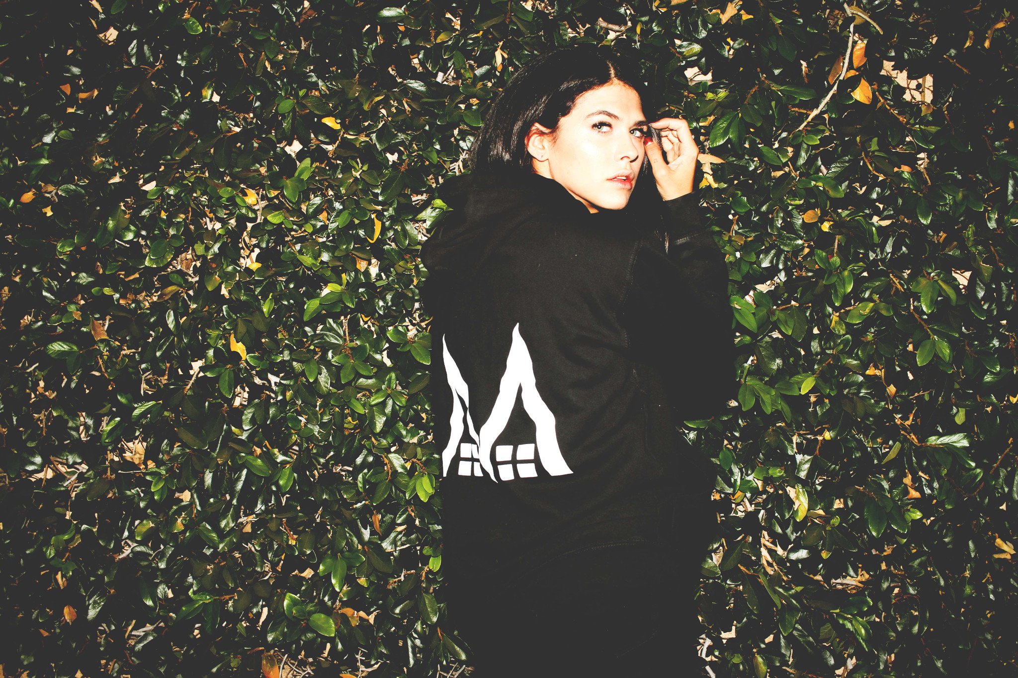 MANSIONZ BLACK HOODIE (back)
