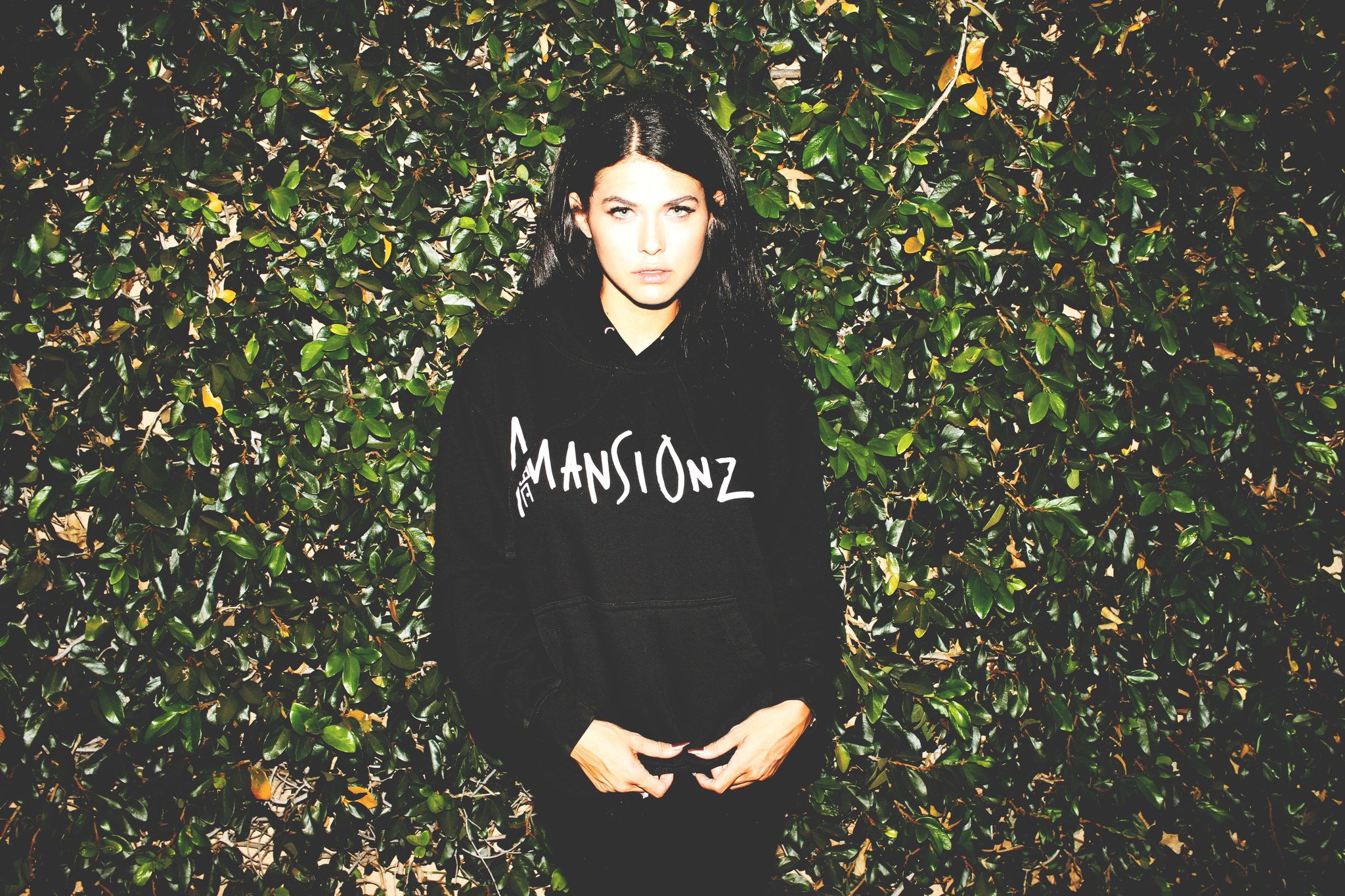 MANSIONZ BLACK HOODIE (front)
