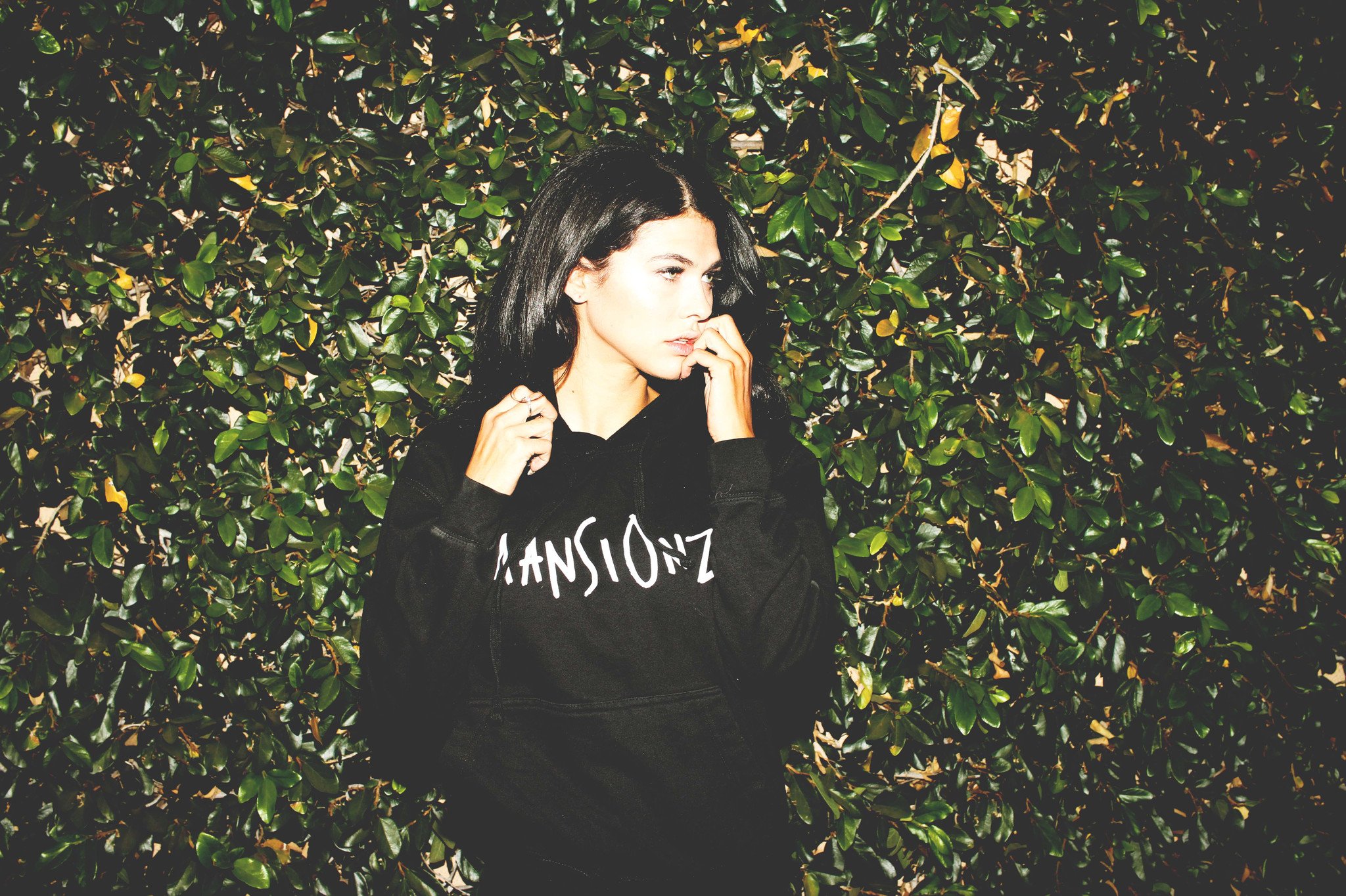 MANSIONZ BLACK HOODIE (front)
