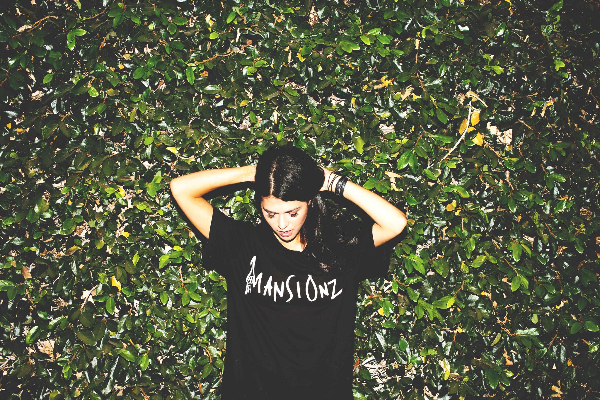 MANSIONZ BLACK T-SHIRT
