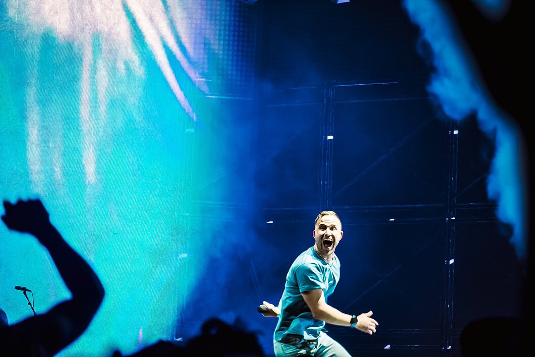 Mike Posner joins Big Sean onstage at 2022 Coachella to perform "Cooler Than Me"
 Mike Posner joins Big Sean onstage at 2022 Coachella to perform "Cooler Than Me"