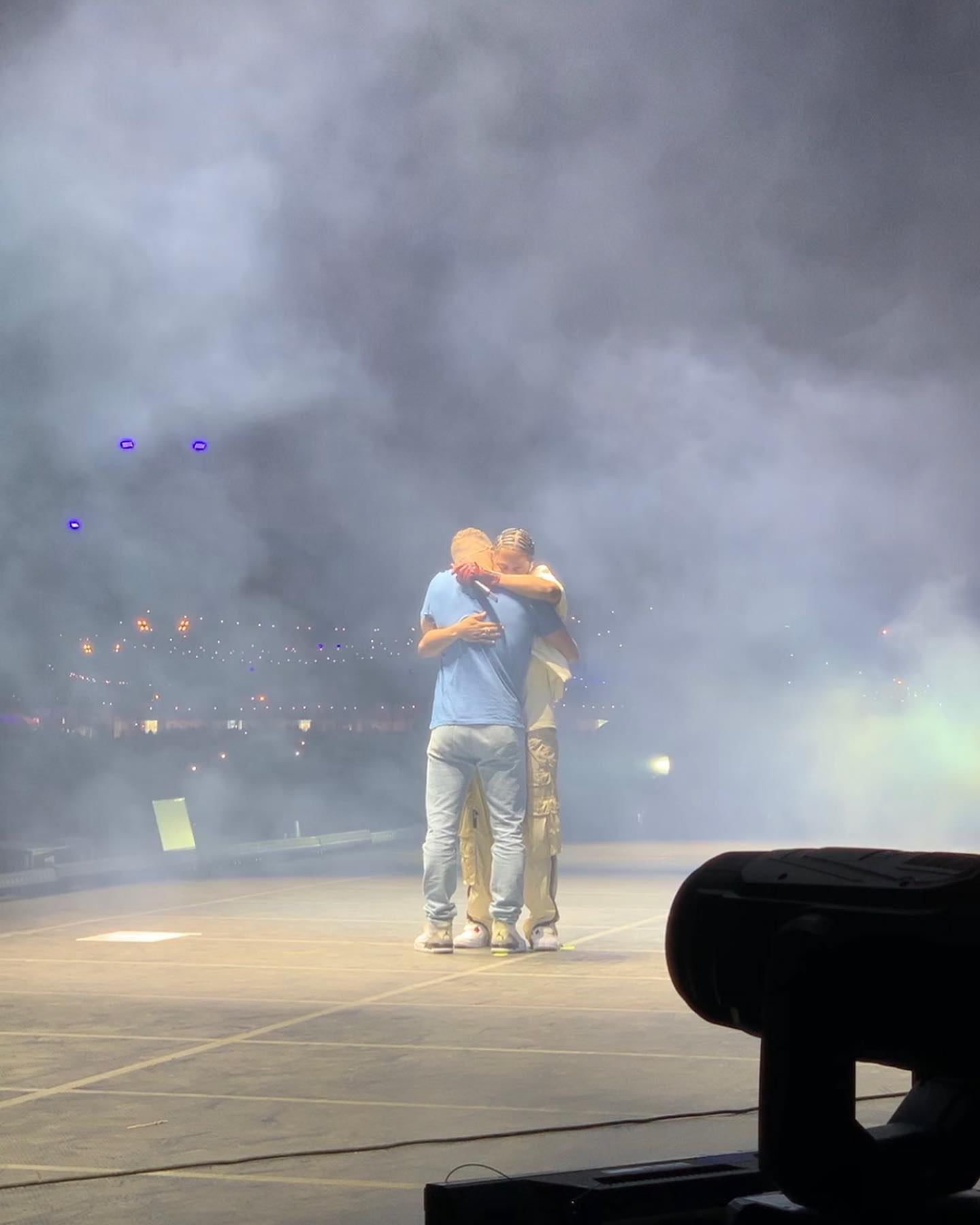 Mike Posner joins Big Sean onstage at 2022 Coachella to perform "Cooler Than Me"
Photo credit: instagram.com/ryanchisholm
 Mike Posner joins Big Sean onstage at 2022 Coachella to perform "Cooler Than Me"
Photo credit: instagram.com/ryanchisholm