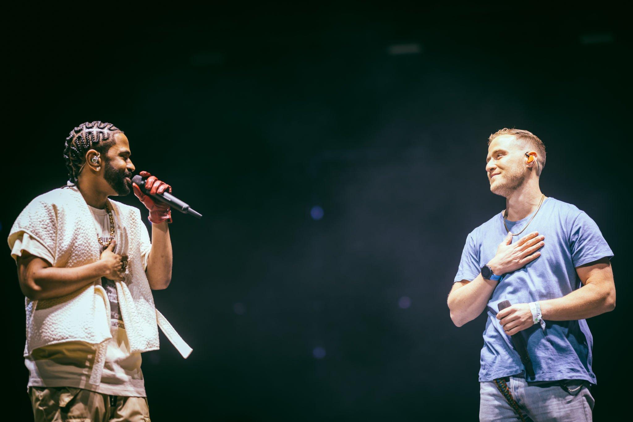 Mike Posner joins Big Sean onstage at 2022 Coachella to perform "Cooler Than Me"
 Mike Posner joins Big Sean onstage at 2022 Coachella to perform "Cooler Than Me"