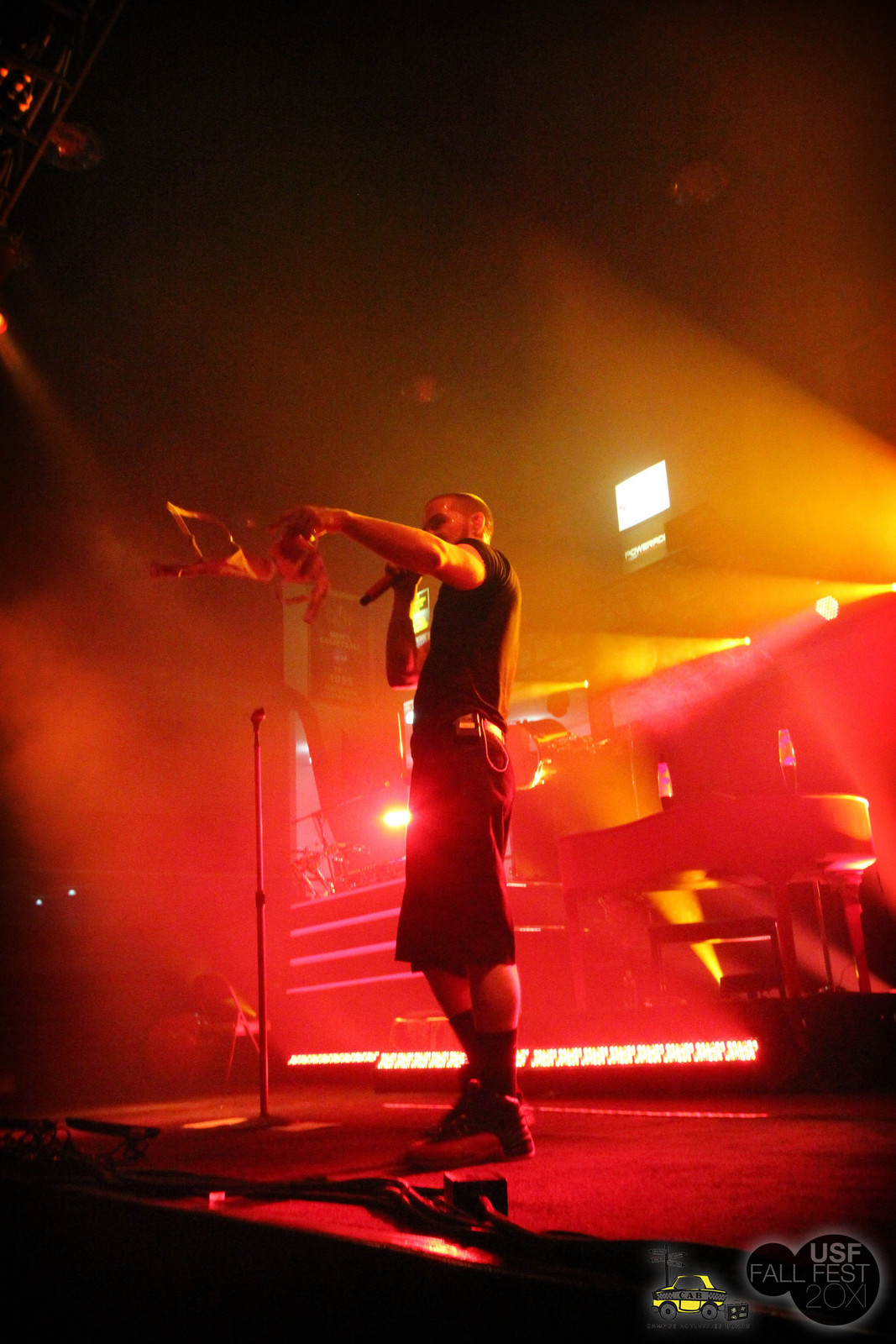 Mike Posner performing at the University of San Francisco's 2011 Fall Fest Concert October 1, 2011
Photo by Evelyn Obamos
