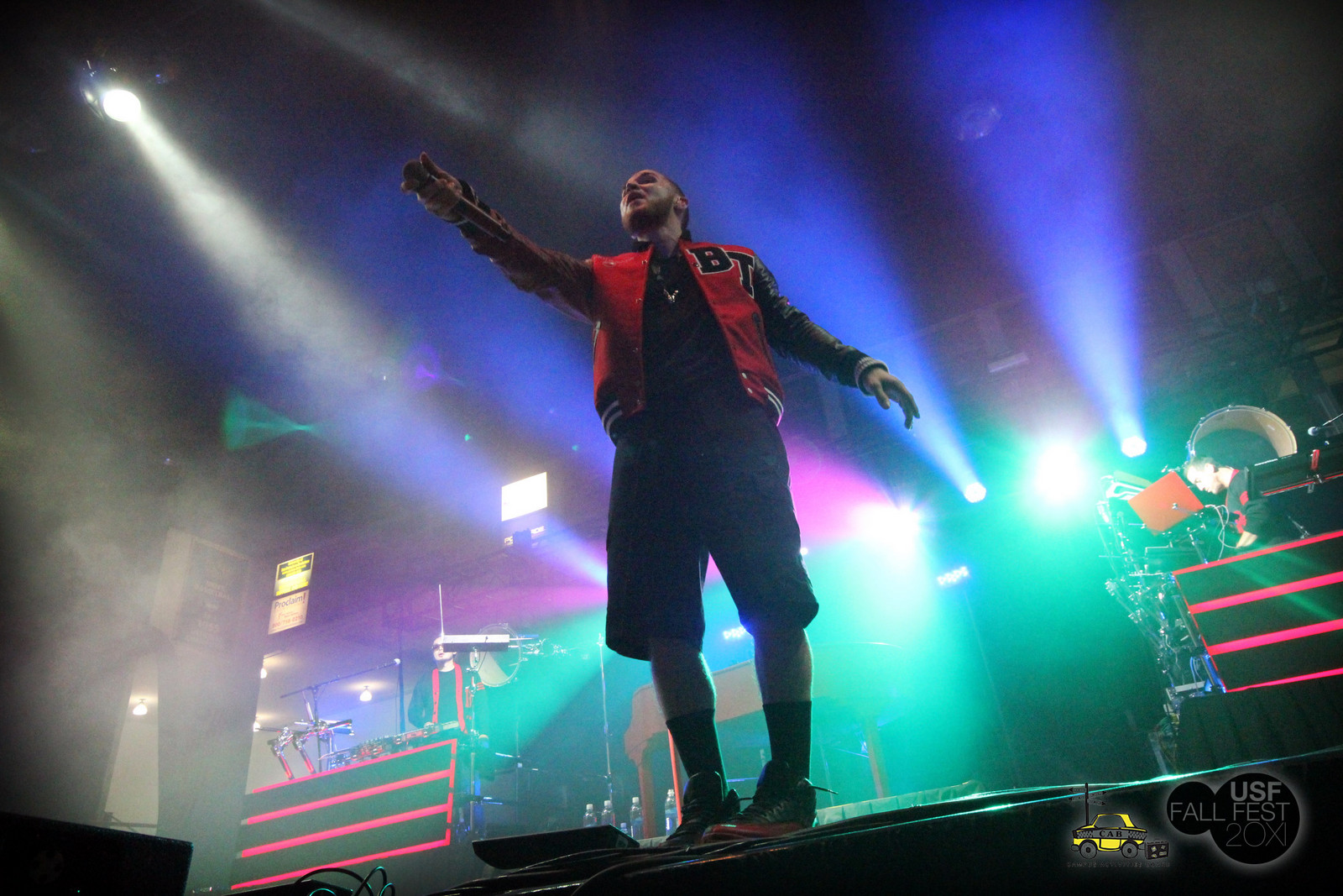 Mike Posner performing at the University of San Francisco's 2011 Fall Fest Concert October 1, 2011
Photo by Evelyn Obamos
