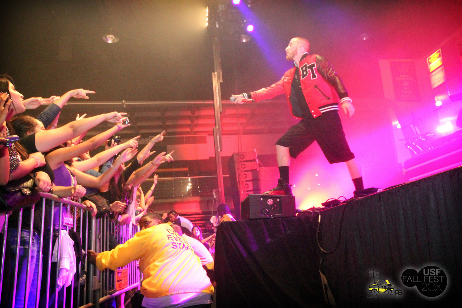 Mike Posner performing at the University of San Francisco's 2011 Fall Fest Concert October 1, 2011
Photo by Evelyn Obamos
