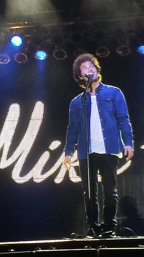 Mike Posner performing at the Arkansas State Fair in Little Rock, AR 10/19/2014
twitter.com/HannahPotts
