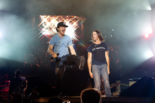 Mike Posner and Jake Owen performing "Cooler Than Me" at Beach Party 2014 in Nashville, TN 8/18/2014
