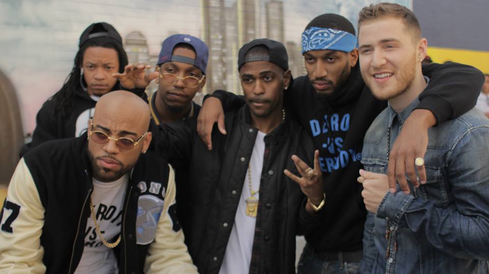 Big Sean, Mike Posner, and the Finally Famous crew at the FFOE mural at Dexter Check Cashing - Detroit, MI 9/21/13
