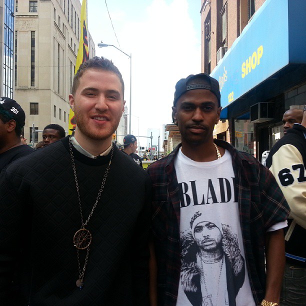 Mike Posner and Big Sean at Lafayette Coney Island - Detroit, MI 9/21/13
Instagram @bradly_allen
