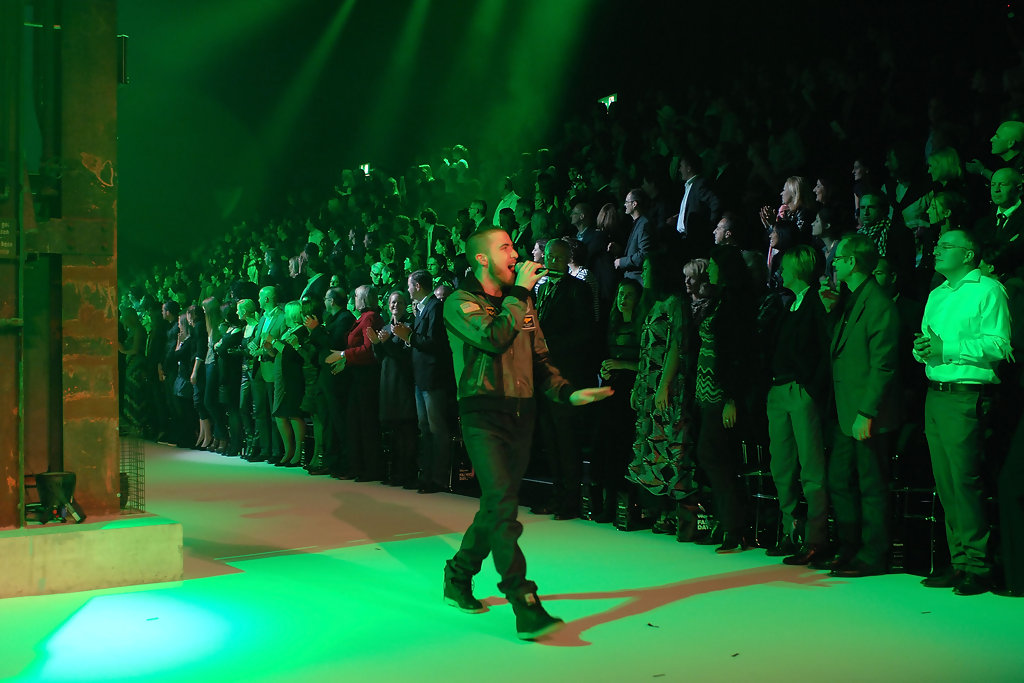 Mike Posner performing at Charles Vogele Fashion Days in Zurich, Switzerland 11/6/10
 Mike Posner performing at Charles Vogele Fashion Days in Zurich, Switzerland 11/6/10