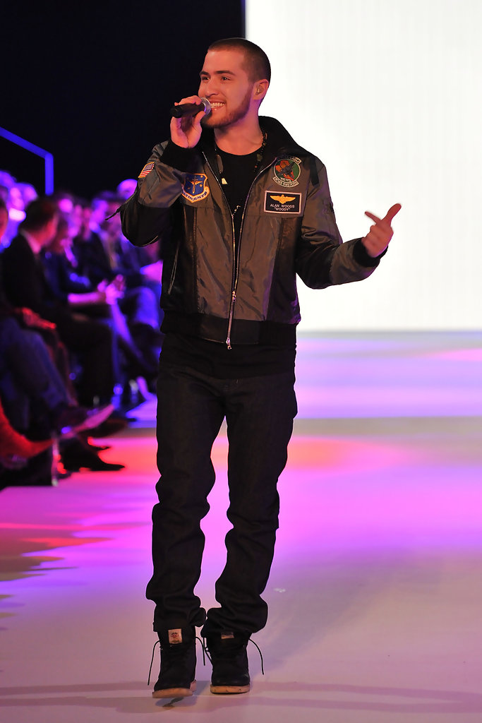 Mike Posner performing at Charles Vogele Fashion Days in Zurich, Switzerland 11/6/10
 Mike Posner performing at Charles Vogele Fashion Days in Zurich, Switzerland 11/6/10