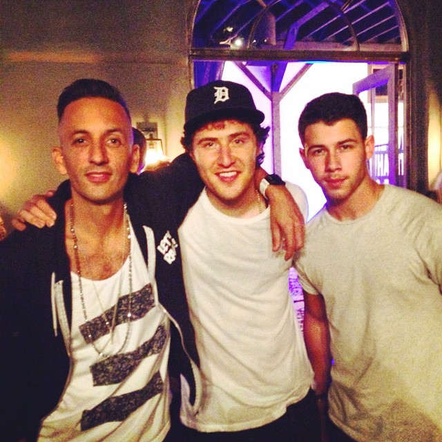 Clinton Sparks and Mike Posner at Nick Jonas' album listening party in Los Angeles, CA Aug 23, 2014
instagram.com/clintonsparks
Clinton Sparks and Mike Posner at Nick Jonas' album listening party in Los Angeles, CA Aug 23, 2014
instagram.com/clintonsparks