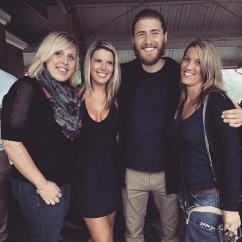 Mike Posner at Belle Isle Aquarium in Detroit, MI July 7, 2015
twitter.com/elyon412
 Mike Posner at Belle Isle Aquarium in Detroit, MI July 7, 2015
twitter.com/elyon412