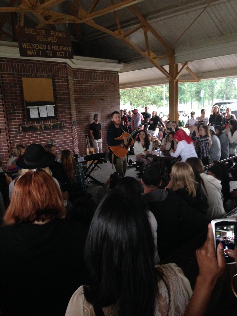 Mike Posner performing at Belle Isle Aquarium in Detroit, MI July 7, 2015
twitter.com/TayTayV44
 Mike Posner performing at Belle Isle Aquarium in Detroit, MI July 7, 2015
twitter.com/TayTayV44