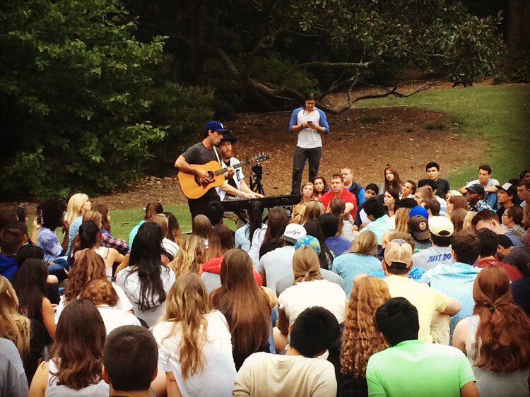 Mike Posner and Adam Friedman performing at Sarah P. Duke Gardens in Durham, NC September 22, 2015
instagram.com/dukestudents

