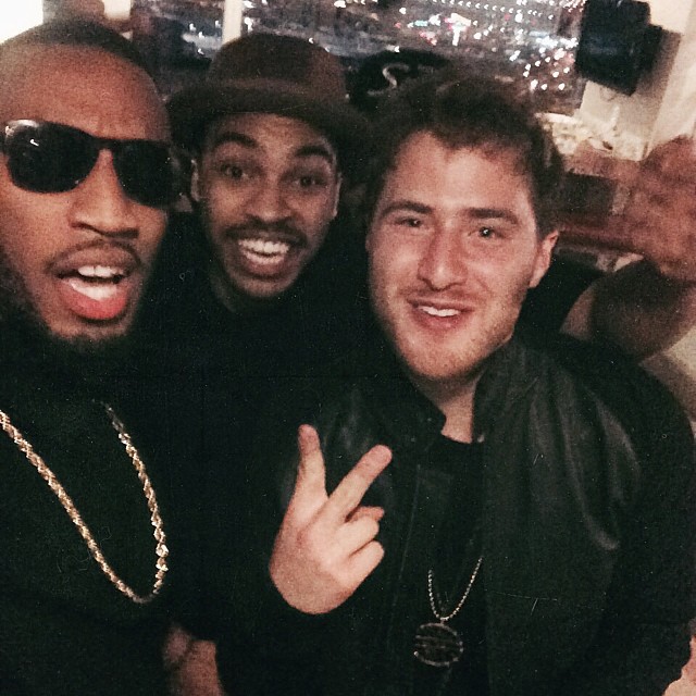 Mike Posner with his Finally Famous crew SayItAintTone & Earlly Mac in Las Vegas, NV 5/25/14
Instagram @earllymac
 Mike Posner with his Finally Famous crew SayItAintTone & Earlly Mac in Las Vegas, NV 5/25/14
Instagram @earllymac