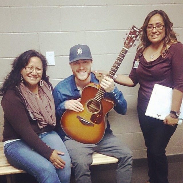 Mike Posner visiting Grand Terrace High School in Grand Terrace, CA 5/22/14
Instagram @leilanibautista
 Mike Posner visiting Grand Terrace High School in Grand Terrace, CA 5/22/14
Instagram @leilanibautista