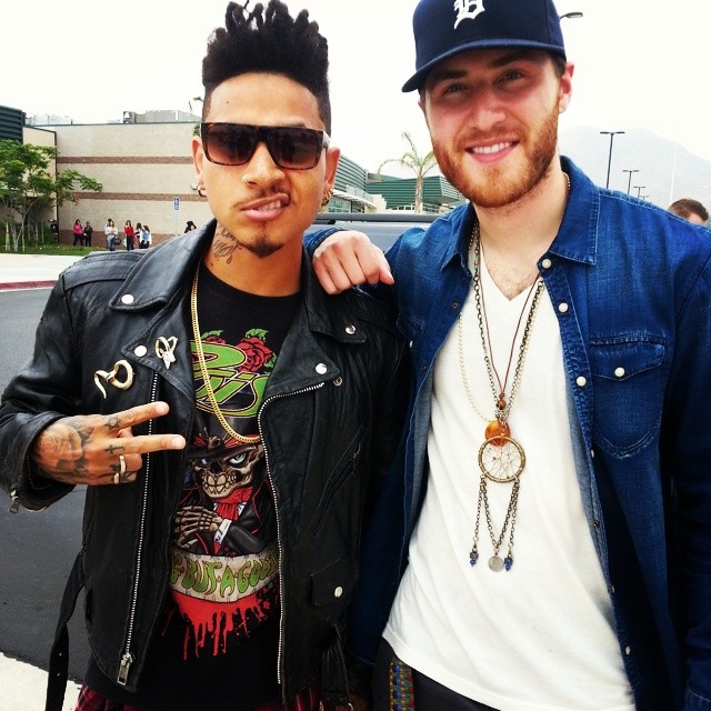 Mike Posner visiting Grand Terrace High School in Grand Terrace, CA 5/22/14
Instagram @_jah_free
 Mike Posner visiting Grand Terrace High School in Grand Terrace, CA 5/22/14
Instagram @_jah_free