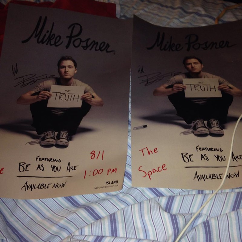 Mike Posner autographed posters at The Space in Hamden, NJ August 1, 2015
instagram.com/emocobra666
 Mike Posner autographed posters at The Space in Hamden, NJ August 1, 2015
instagram.com/emocobra666