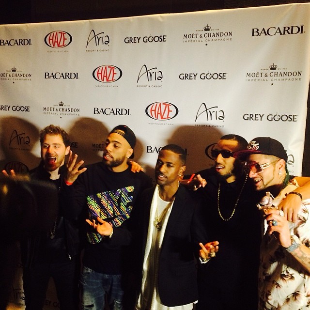 Mike Posner with SayItAintTone, Big Sean, Earlly Mac, and RiFF RAFF at Haze Nightclub in Las Vegas, NV 5/25/14
Instagram @joexrobinson23
 Mike Posner with SayItAintTone, Big Sean, Earlly Mac, and RiFF RAFF at Haze Nightclub in Las Vegas, NV 5/25/14
Instagram @joexrobinson23