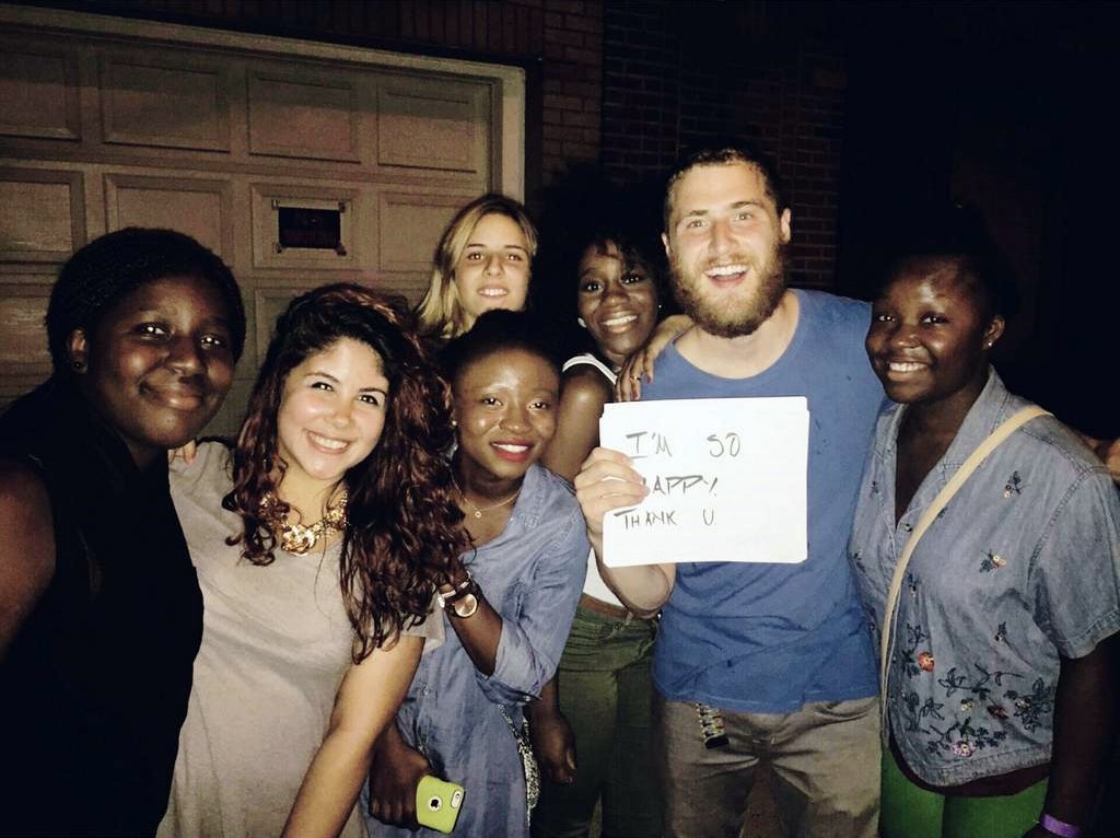 Mike Posner at Maxwell's Tavern in Hoboken, NJ August 2, 2015
twitter.com/lussx3
