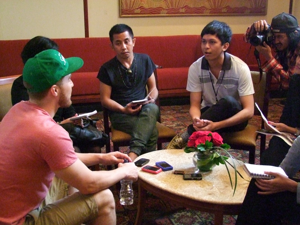 Mike Posner interview at Java Soulnation Festival in Jakarta, Indonesia on 9/24/11
kaymori.com
 Mike Posner interview at Java Soulnation Festival in Jakarta, Indonesia on 9/24/11
kaymori.com