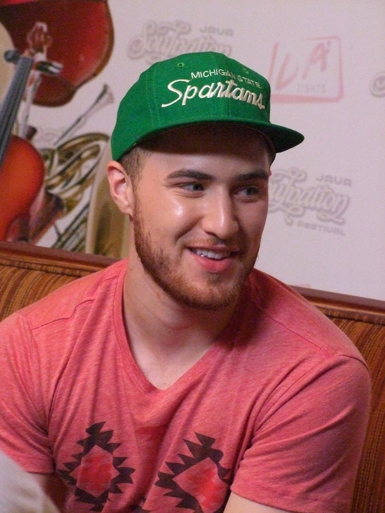 Mike Posner interview at Java Soulnation Festival in Jakarta, Indonesia on 9/24/11
kaymori.com
 Mike Posner interview at Java Soulnation Festival in Jakarta, Indonesia on 9/24/11
kaymori.com