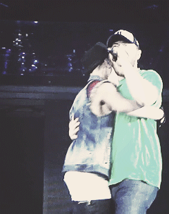 Justin Bieber and Mike Posner - Believe Tour - Orlando, FL 1/25/13 - Gif
Created by firstmarch.tumblr.com
