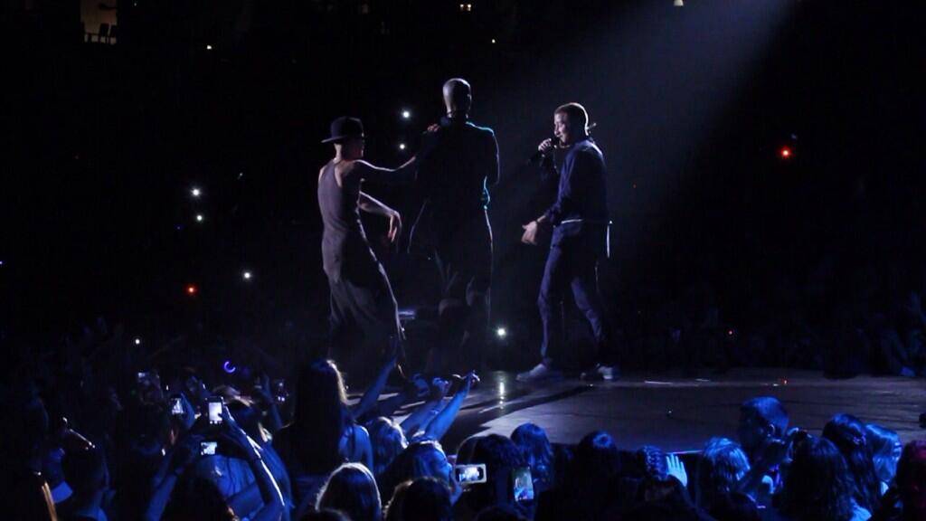 Justin Bieber pranks Mike Posner onstage during his performance on the Believe Tour in Indianapolis, IN 7/10/13
Photo by Mike Posner
twitter.com/mikeposner
