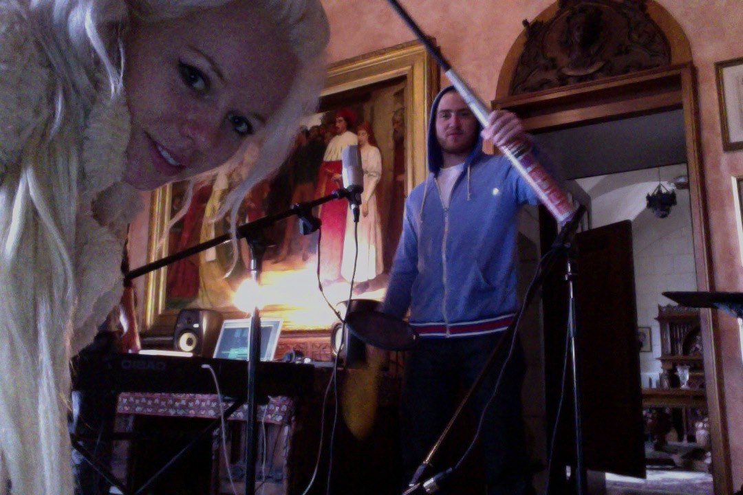 Singer Kerli and Mike Posner at ASCAP Songwriting Retreat 10/3/12
Photo by Kerli
facebook.com/Kerli
