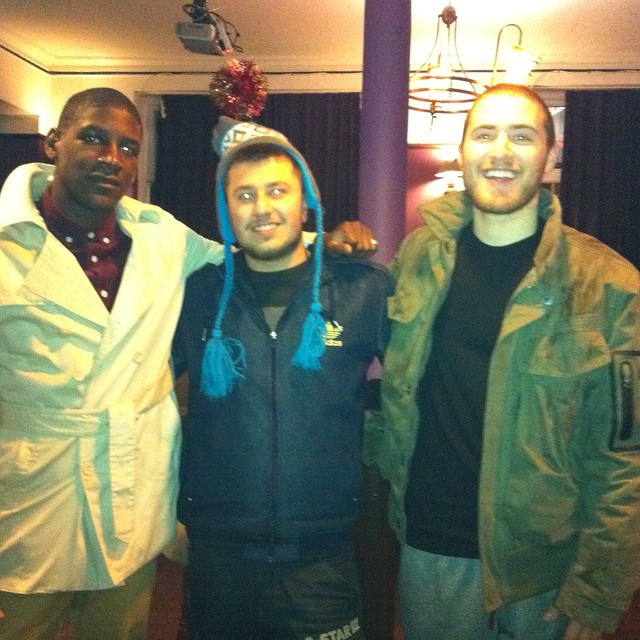 Labrinth and Mike Posner with a fan
instagram.com/erhansahin1
