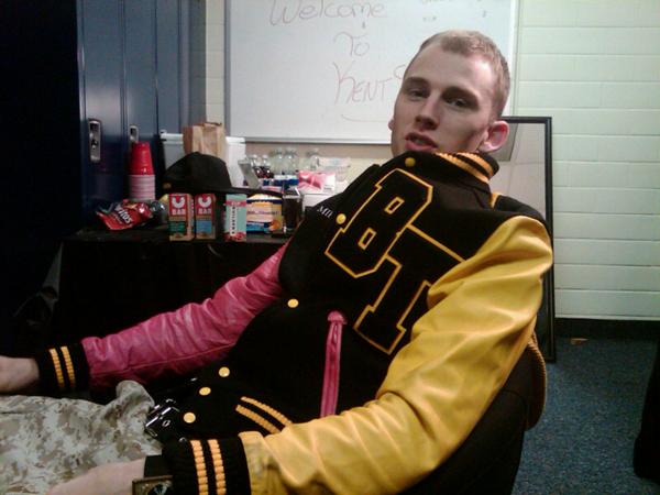 Machine-Gun-Kelly-in-Mike-Posner-jacket-9172011.jpg Machine-Gun-Kelly-in-Mike-Posner-jacket-9172011.jpg