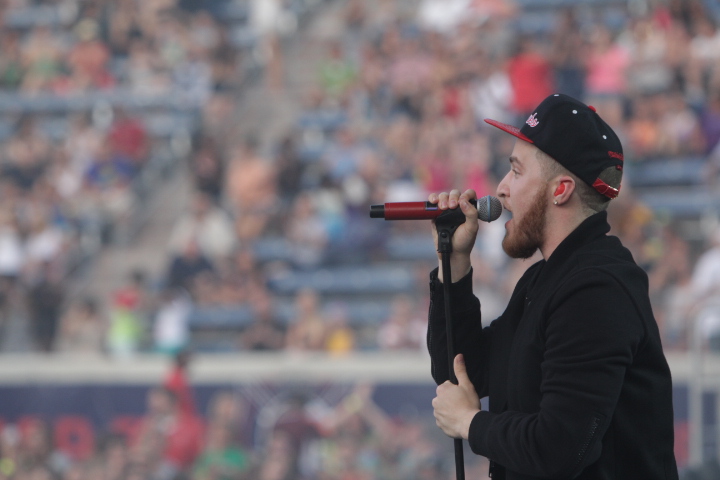 Mike-Posner-B96-SummerBash-2012-21.jpg