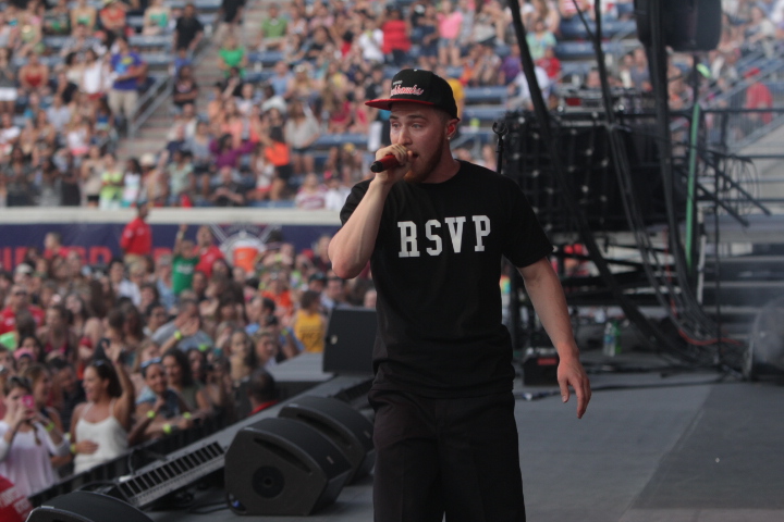 Mike-Posner-B96-SummerBash-2012-29.jpg
