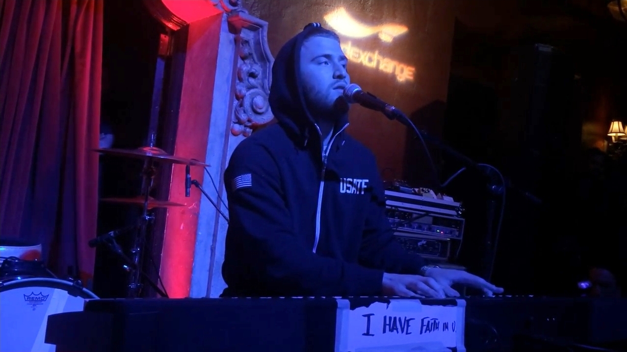 Mike Posner performing at School Night at Bardot in Hollywood, CA May 25, 2015
youtube.com/LizaAmericaninLondon
 Mike Posner performing at School Night at Bardot in Hollywood, CA May 25, 2015
youtube.com/LizaAmericaninLondon