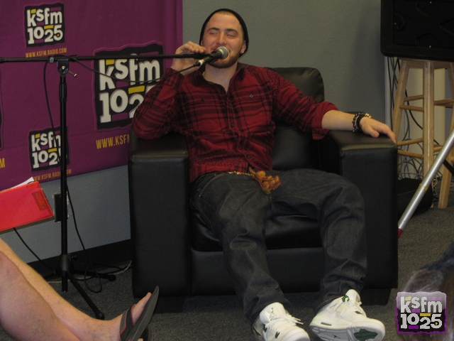Mike-Posner-KSFM-Radio-1205-1302012-10.jpg Mike-Posner-KSFM-Radio-1205-1302012-10.jpg