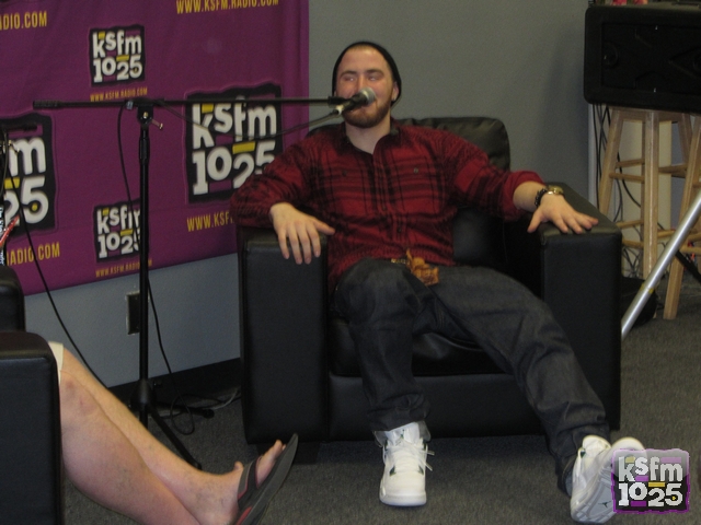 Mike-Posner-KSFM-Radio-1205-1302012-13.jpg Mike-Posner-KSFM-Radio-1205-1302012-13.jpg