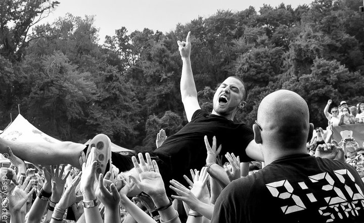 Mike Posner
The Vans Warped Tour, Maryland
During We the King's set
Merriweather Post Pavilion
July 2010
noroomforrockstars.com
lindseyleighphotos.com
