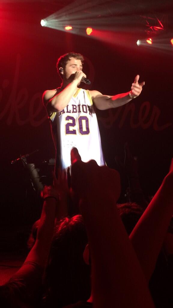 Mike Posner performaing at Albion College's Big Show 2014 in Albion, MI 4/21/14
Twitter @Jordan_Leigh28
