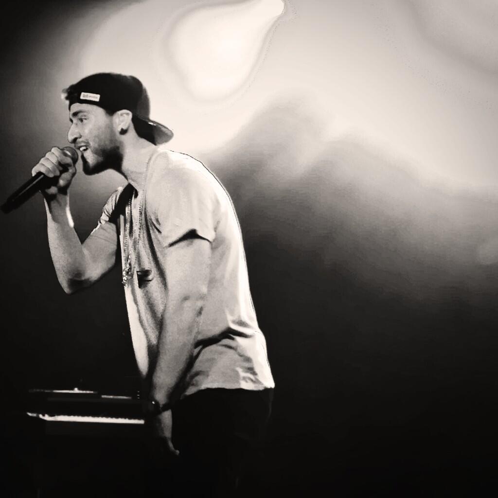 Mike Posner performaing at Albion College's Big Show 2014 in Albion, MI 4/21/14
Twitter @Ahaj_

