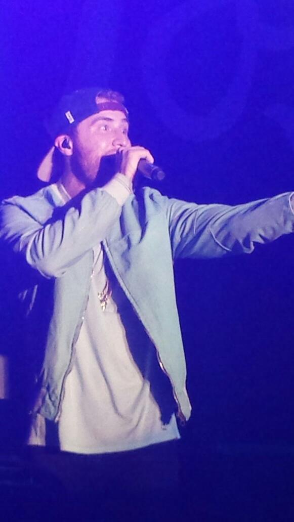 Mike Posner performaing at Albion College's Big Show 2014 in Albion, MI 4/21/14
Twitter @uniquemama132
