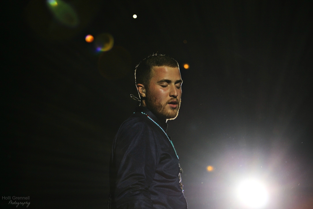 Mike Posner performing on the Believe Tour in Chicago, IL 7/9/13
Photo by Holli Grennell
twitter.com/hollixo
