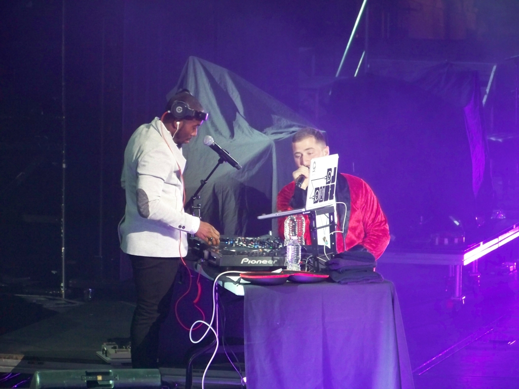 Mike Posner and DJ Dubz performing on the Believe Tour in Dallas, TX 7/3/13
Photo by Christina
MikePosner.net
