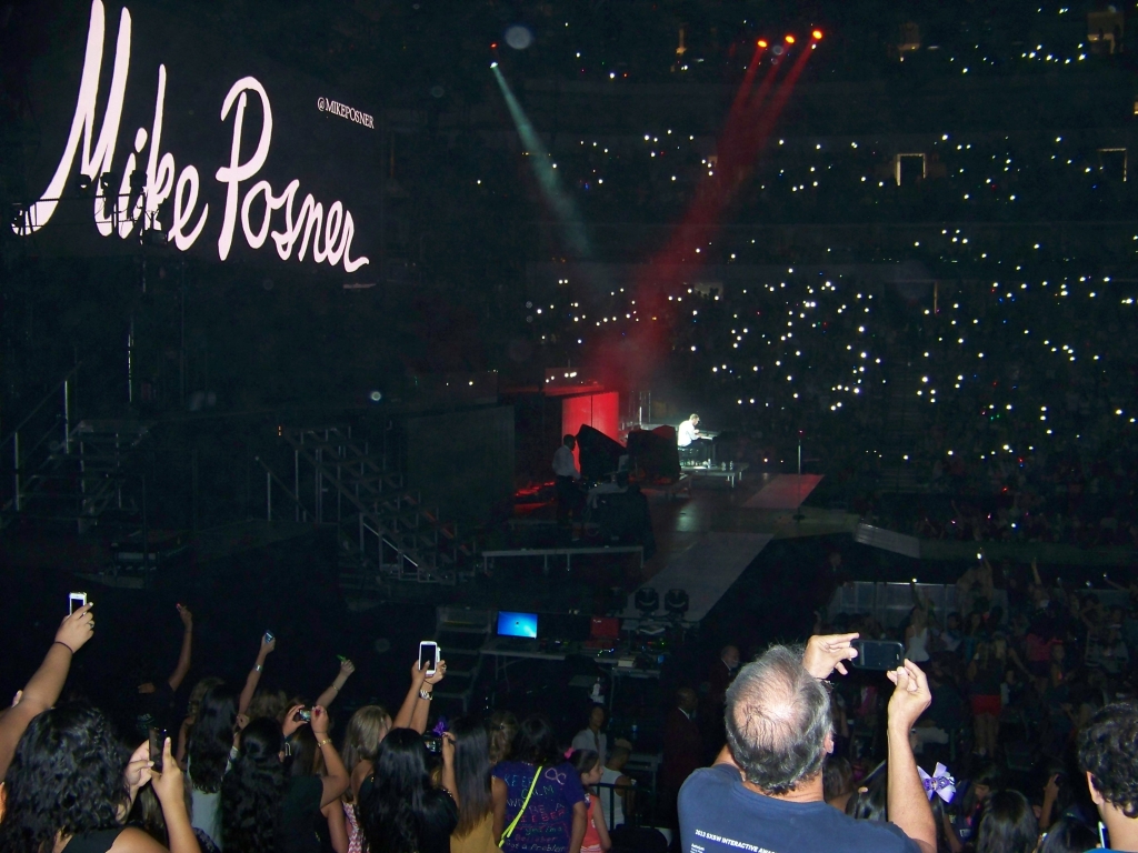 Mike Posner performing on the Believe Tour in Dallas, TX 7/3/13
Photo by Christina
MikePosner.net
