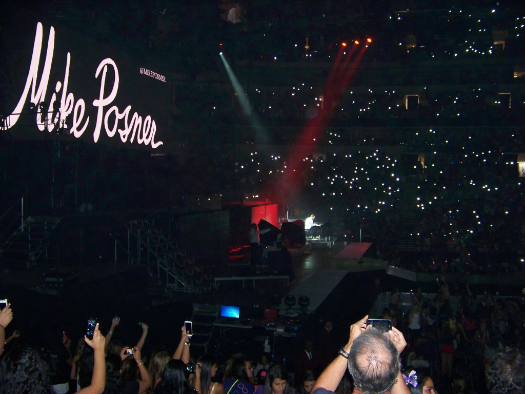 Mike Posner performing on the Believe Tour in Dallas, TX 7/3/13
Photo by Christina
MikePosner.net
