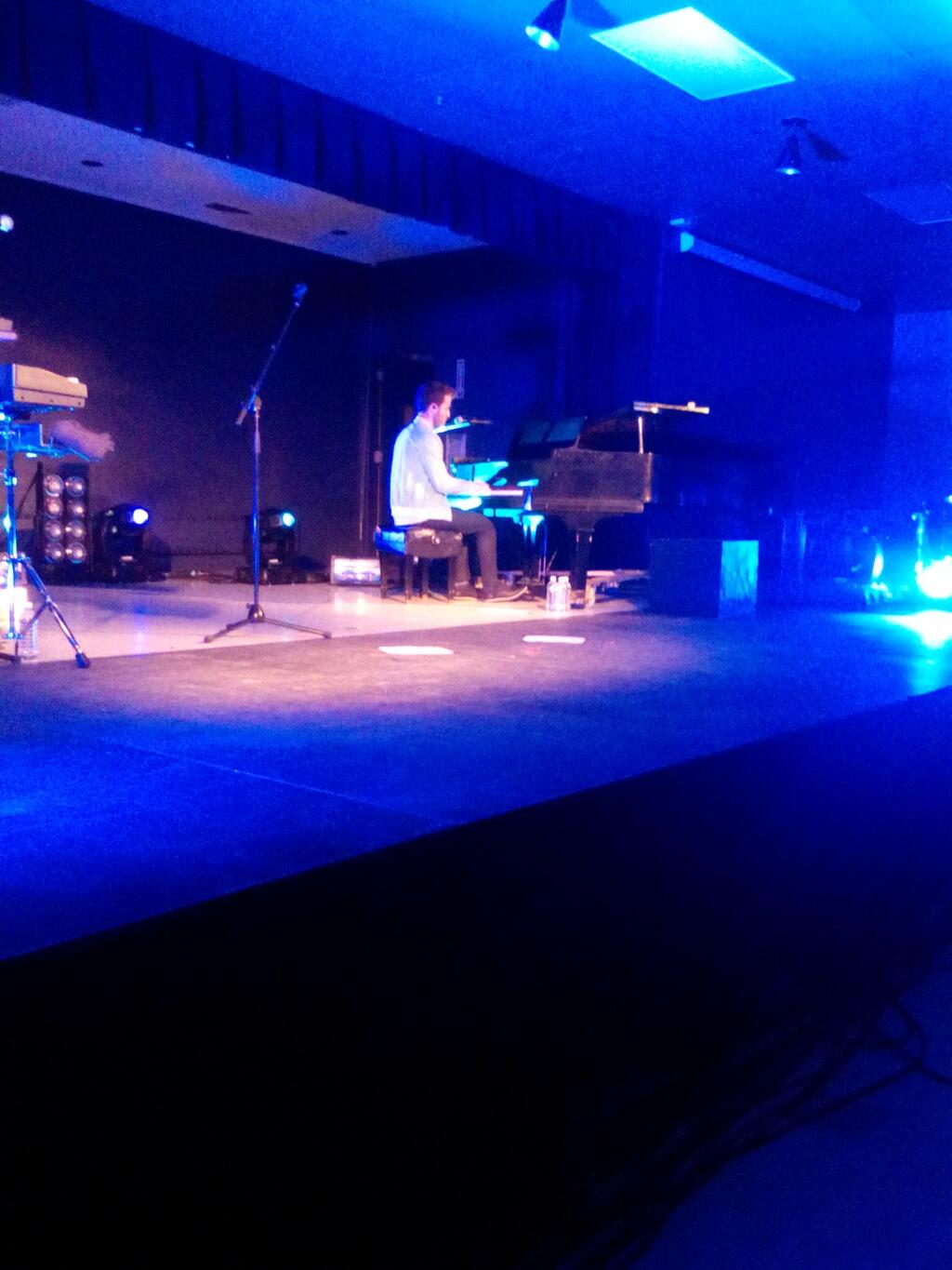 Mike Posner performing at Daemen College's Springfest 2014 in Amherst, NY 4/26/14
Twitter @SierraxLaShea
